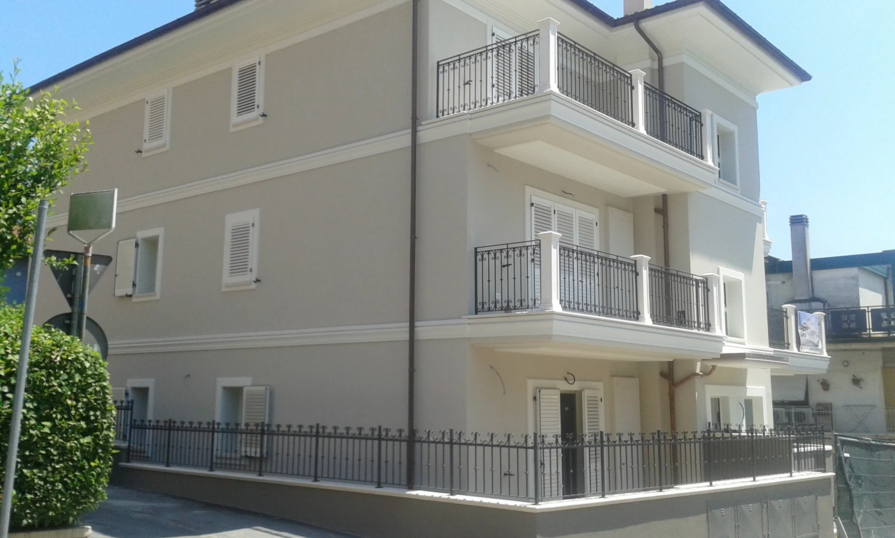 La palazzina completata.